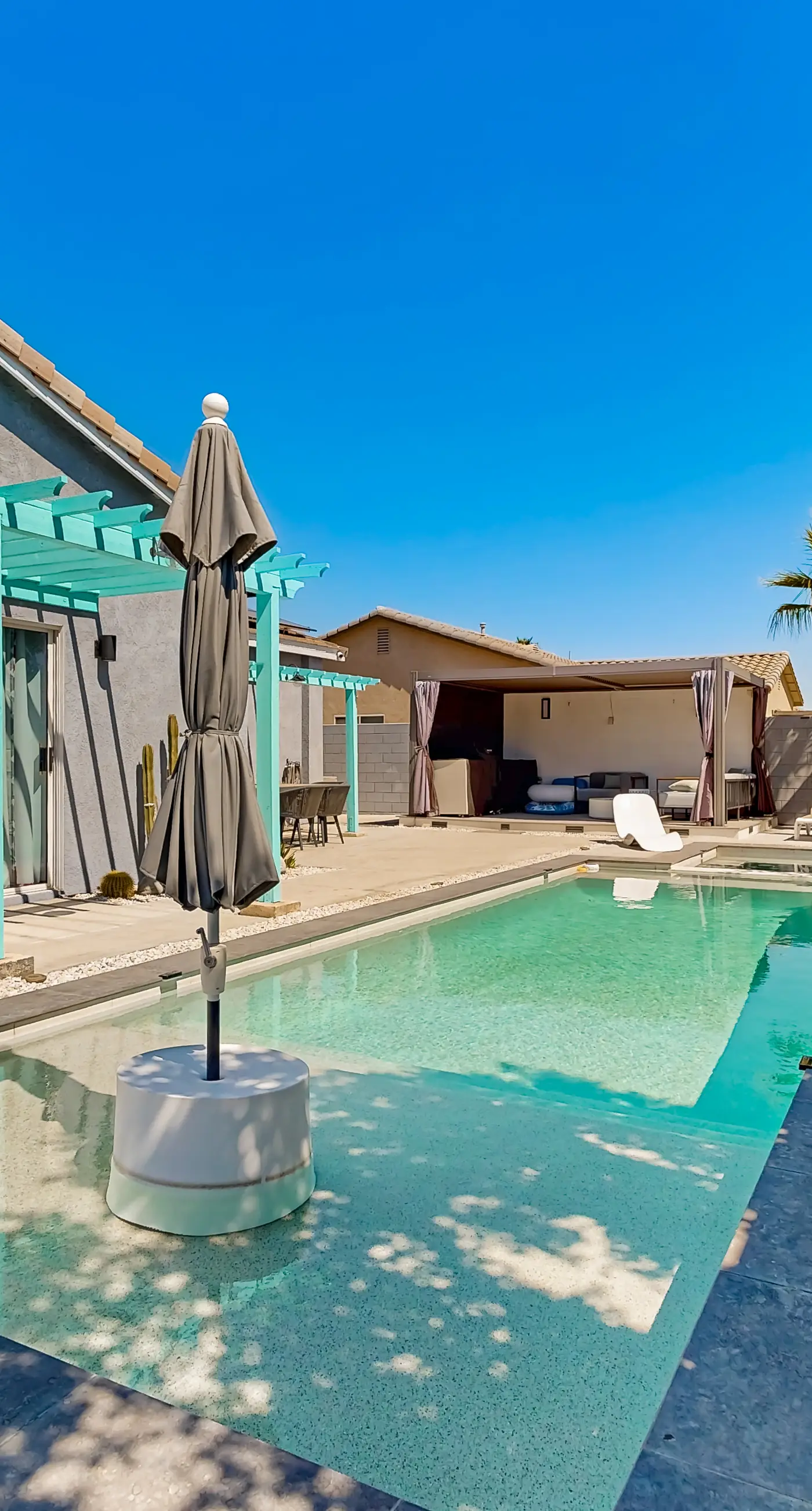 R&R Desert Oasis  - 68546