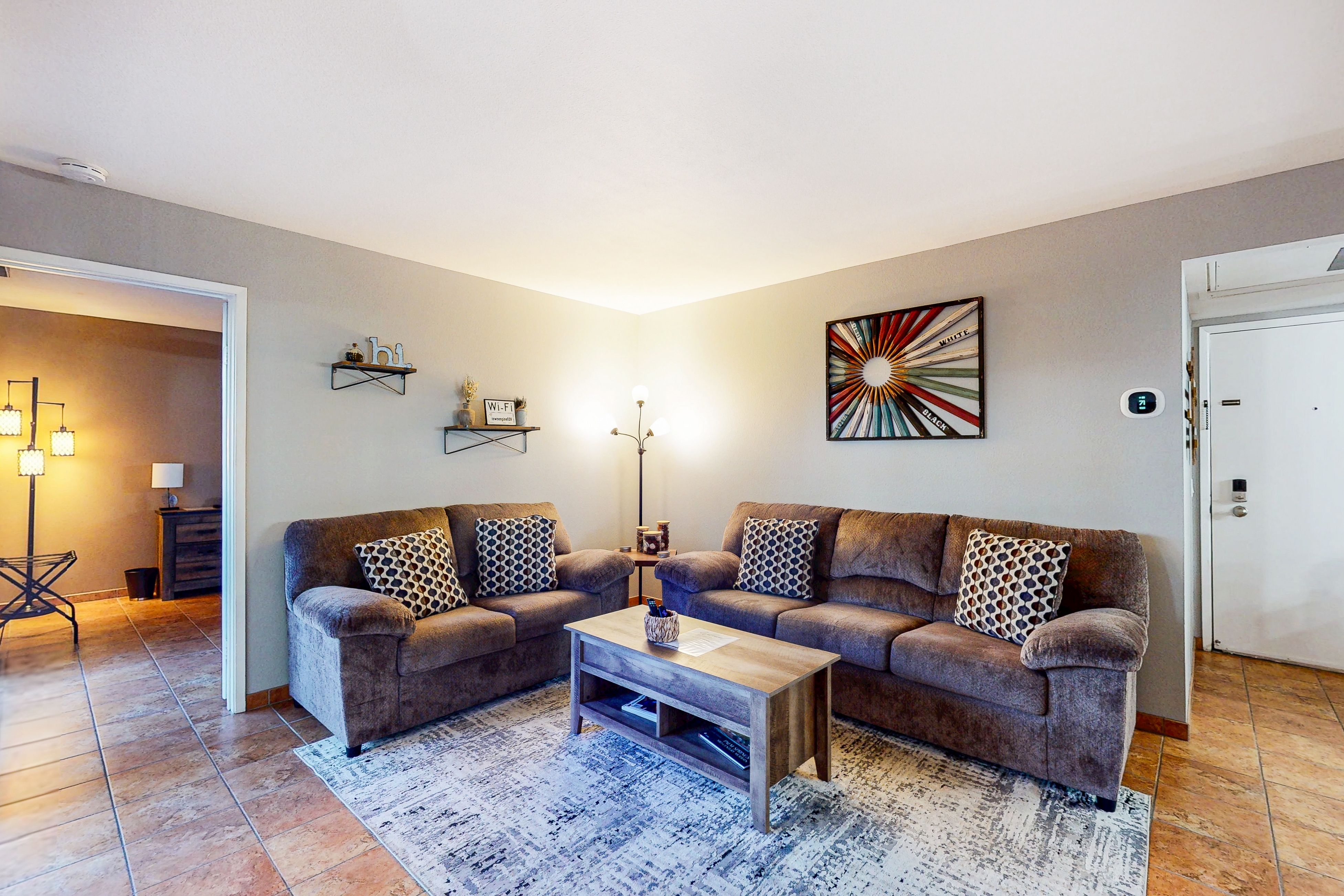 Delightful escape near downtown with shared pool & hot tub + private gas grill