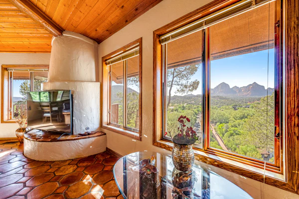 Classic Sedona home with washer/dryer & amazing mountain views