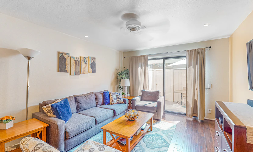 Comfortable, dog-friendly condo in a gated community w/ a shared pool