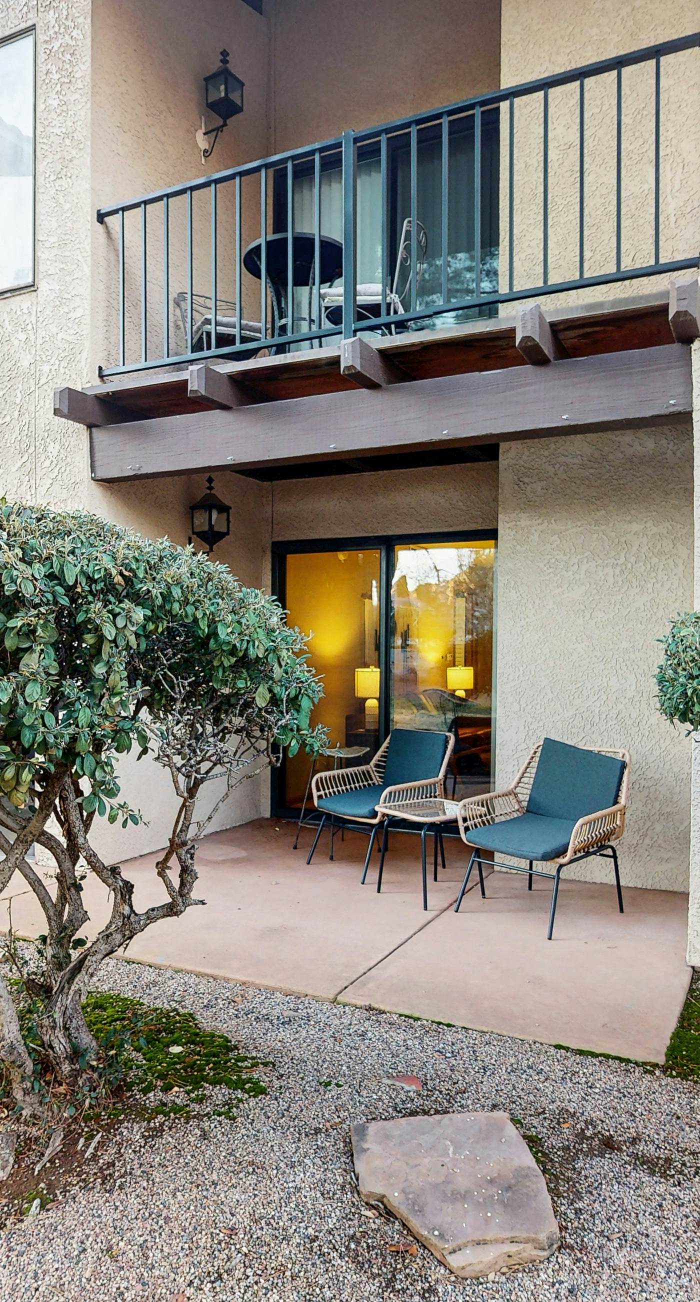 Red Horizon Hideaway