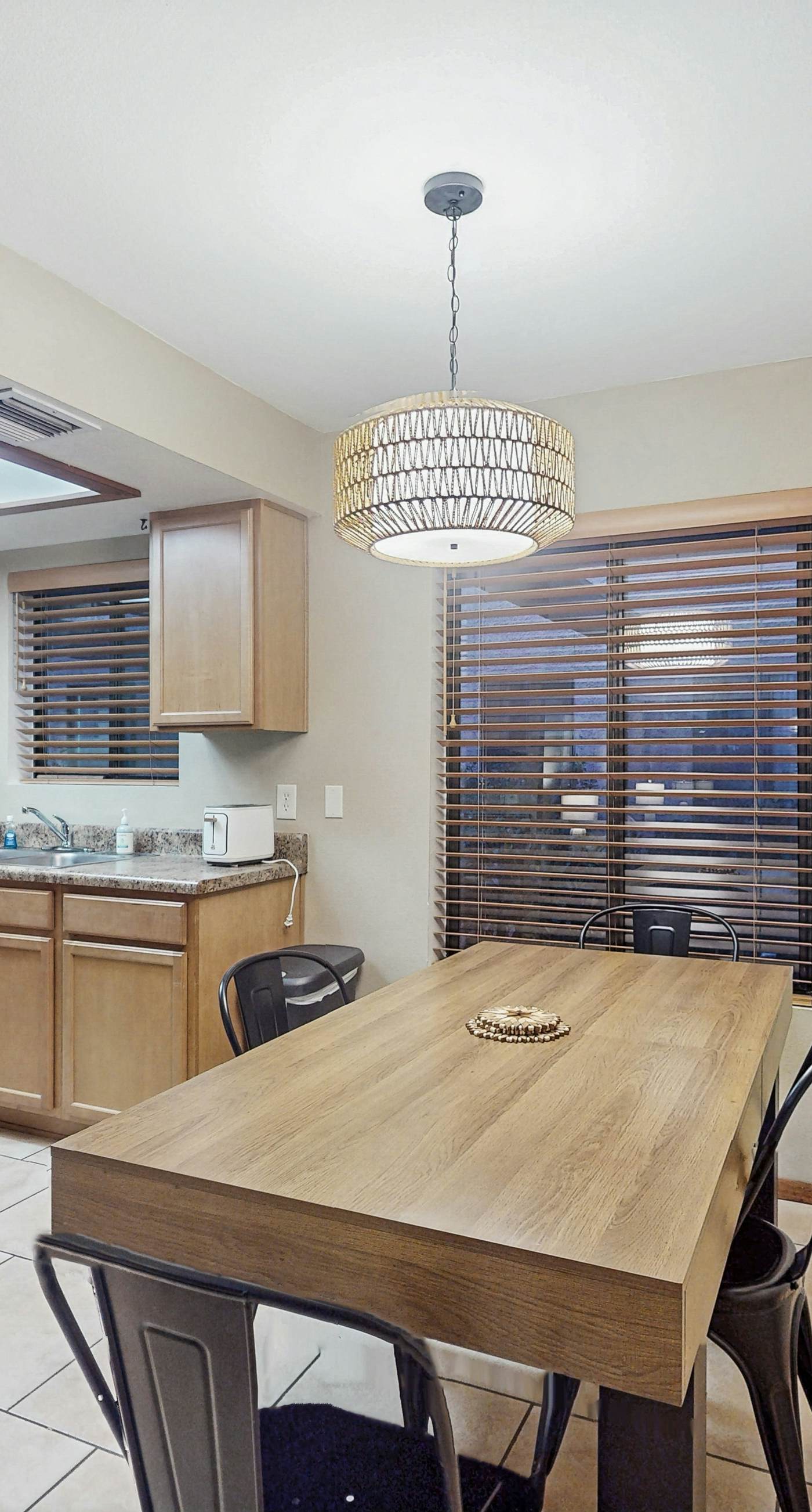 Red Horizon Hideaway