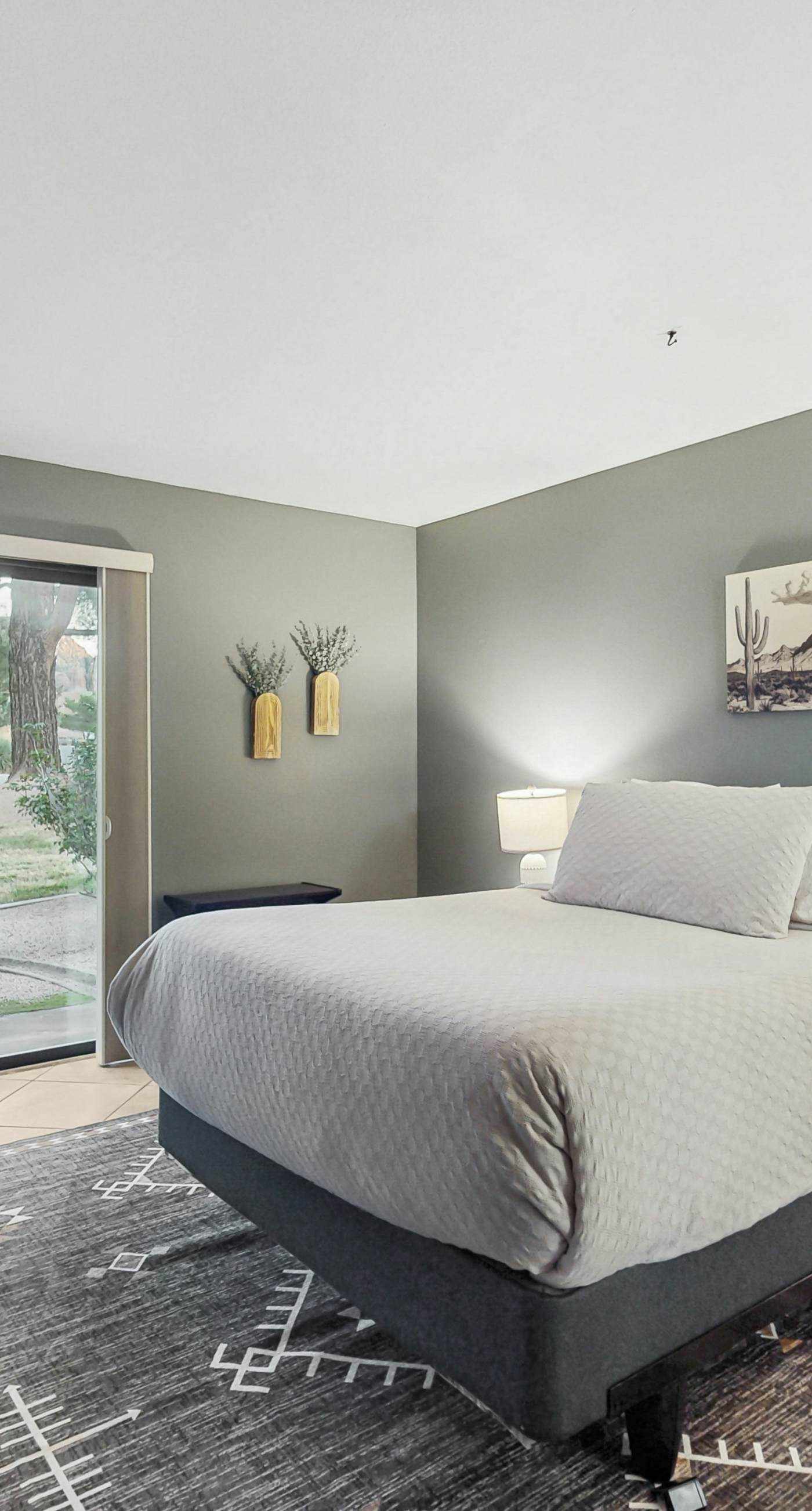 Red Horizon Hideaway