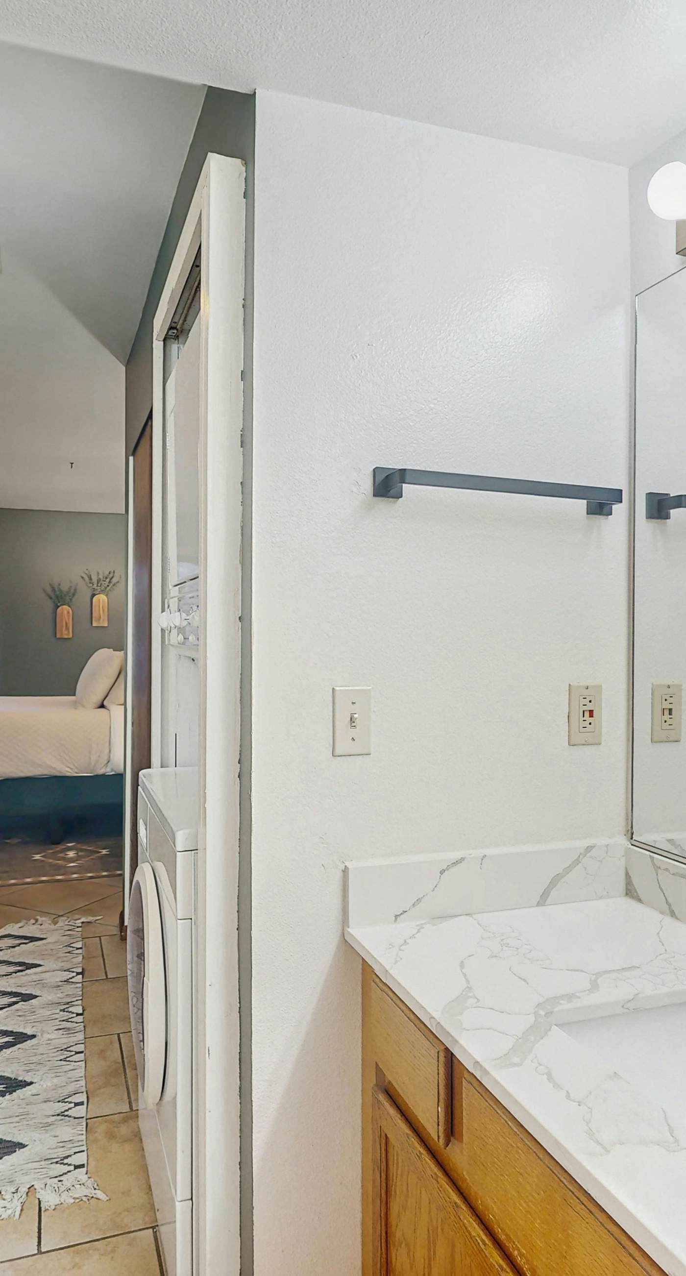 Red Horizon Hideaway