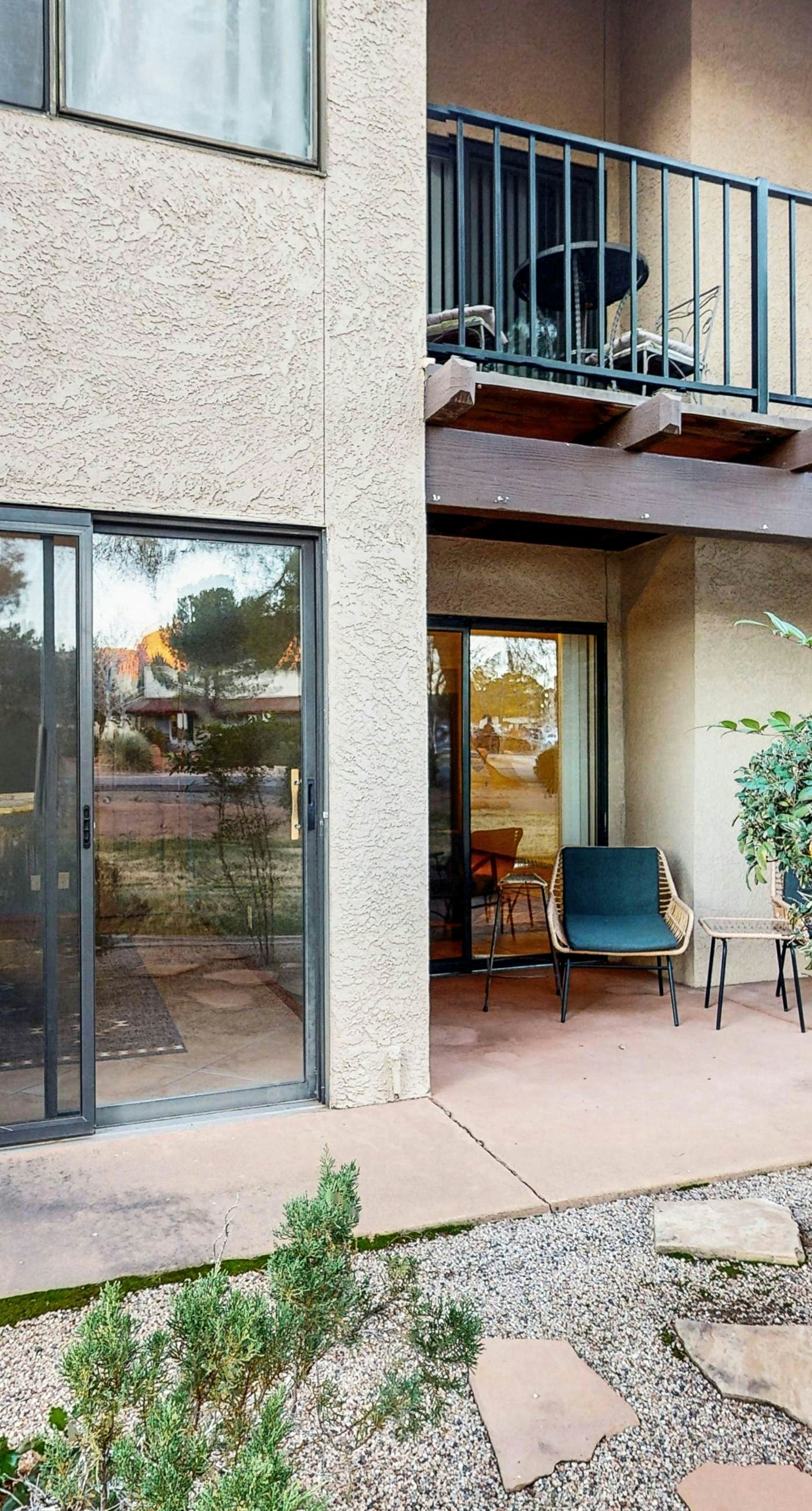 Red Horizon Hideaway