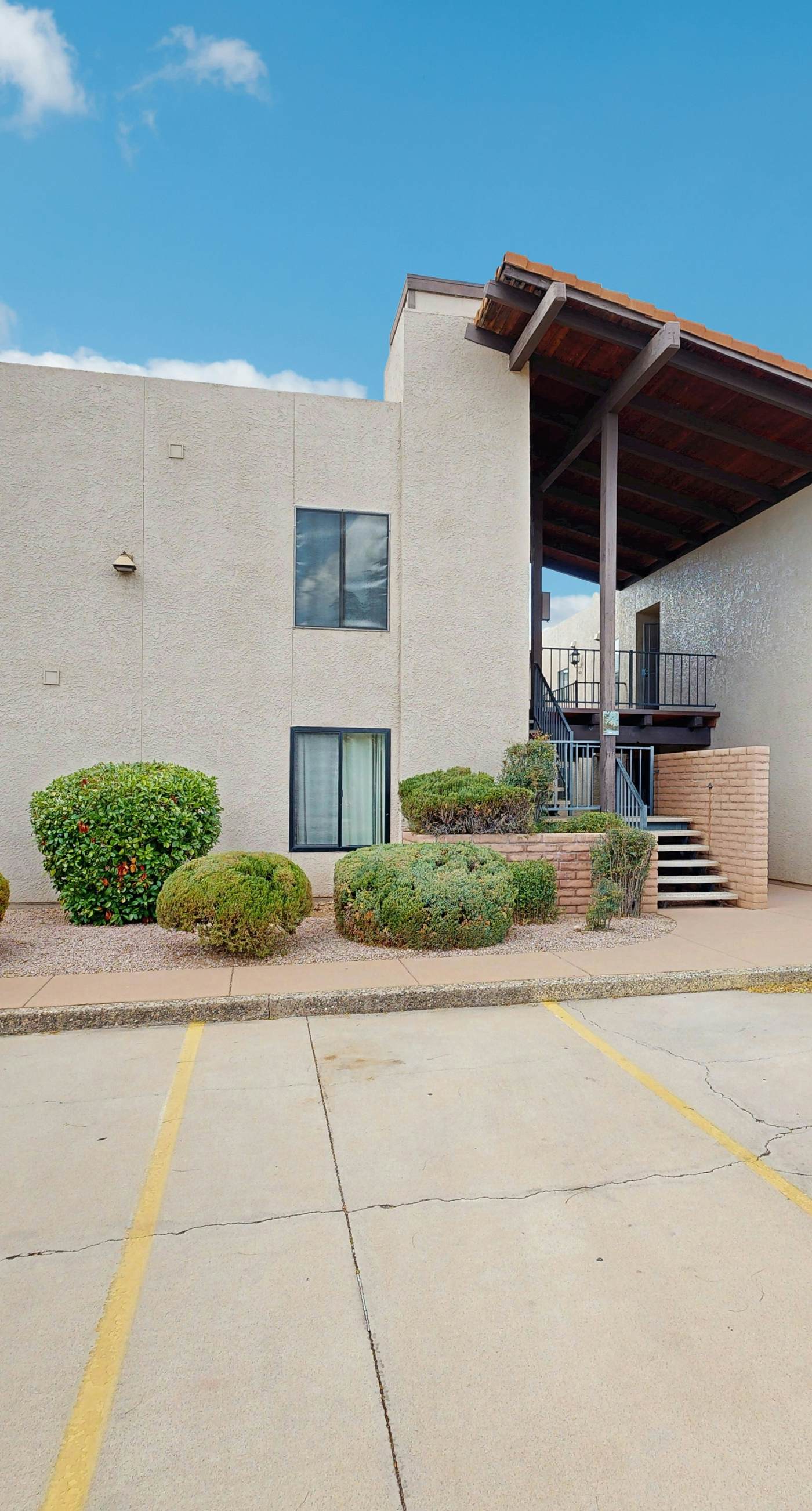 Red Horizon Hideaway