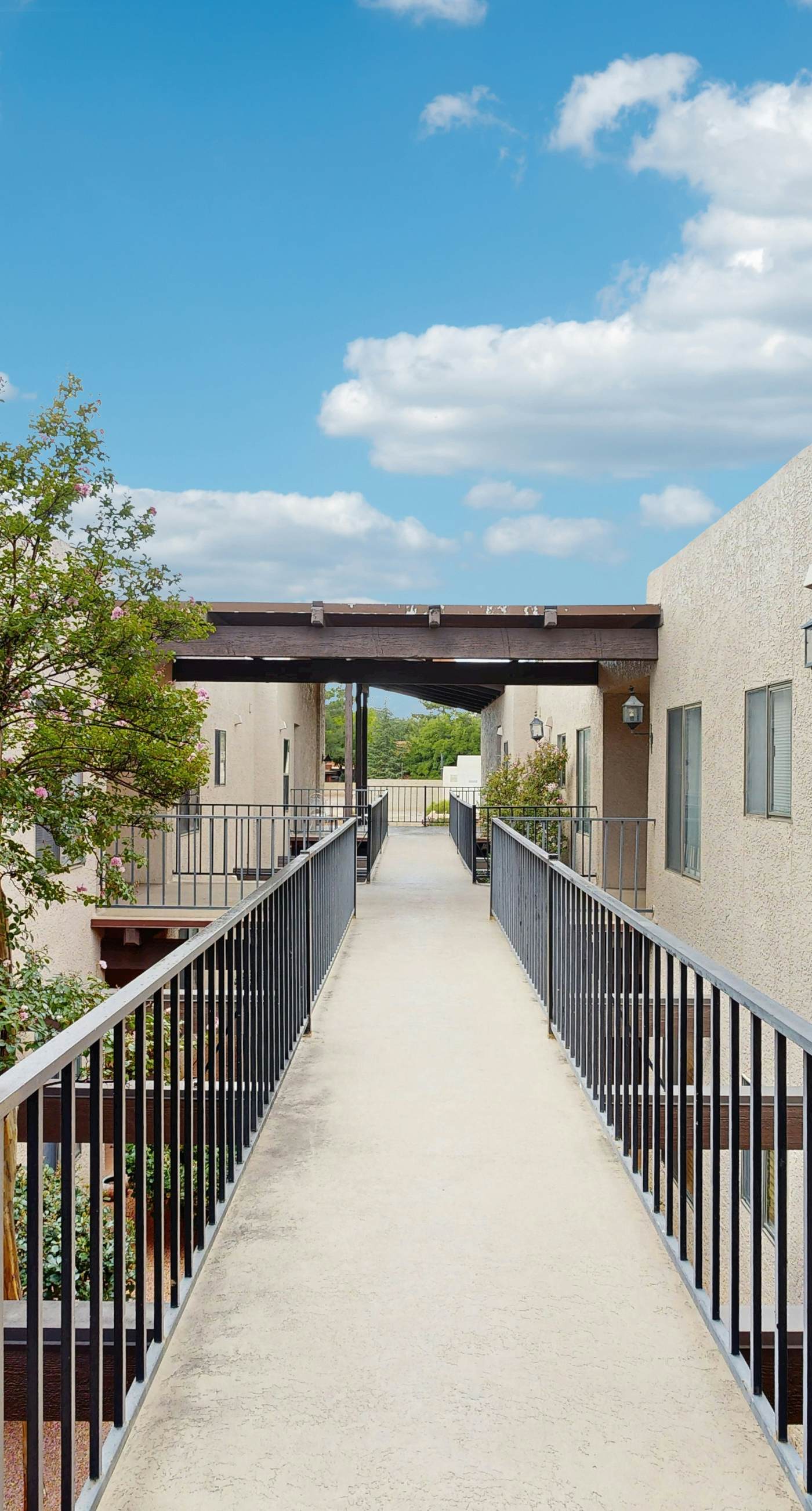 Red Horizon Hideaway