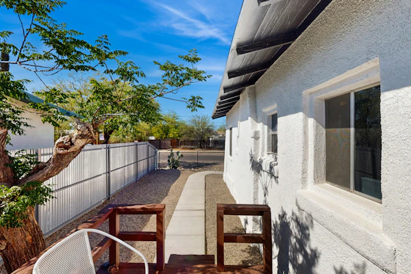 Beautifully renovated, centrally located historic Tucson property!