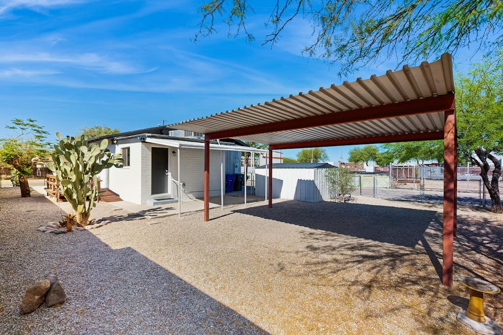 Beautifully renovated, centrally located historic Tucson property!
