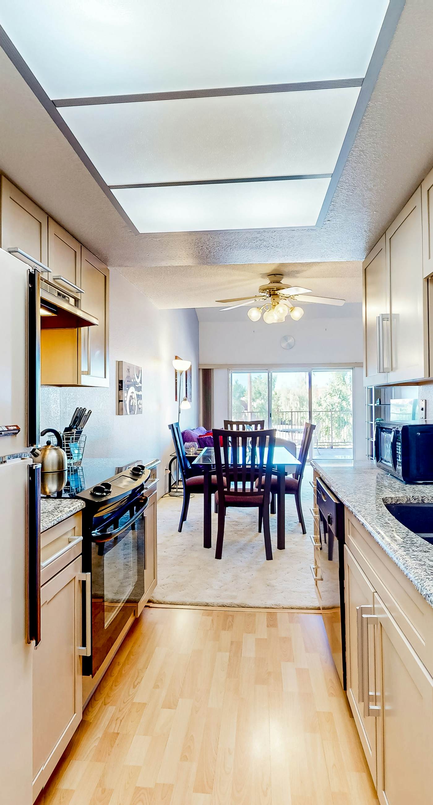 The Palm Searcher, Unit 344