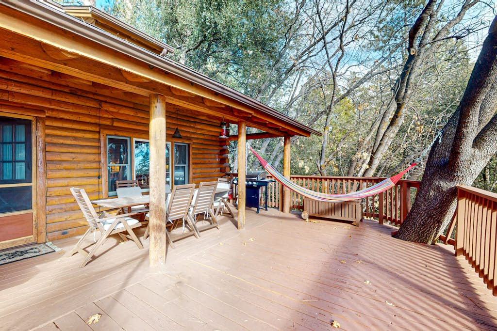 Secluded mtn-view cabin with deck,hot tub, grill, wood stove - dog-friendly
