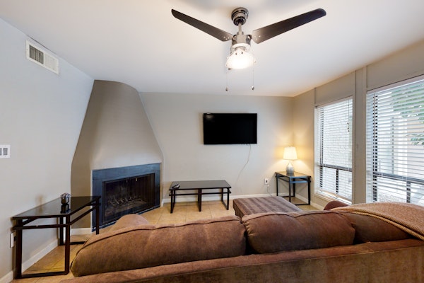 Sun Valley condo with a patio, washer/dryer, & AC - pool, hot tub, grill access