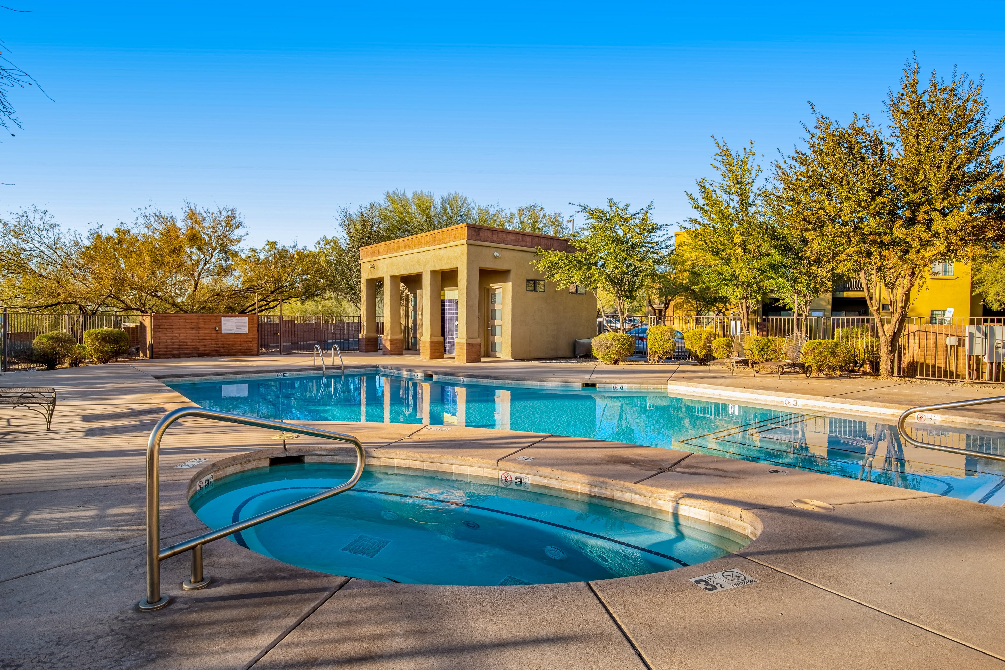 1st-floor condo with mountain views, pool, hot tub, private balcony, AC, & W/D