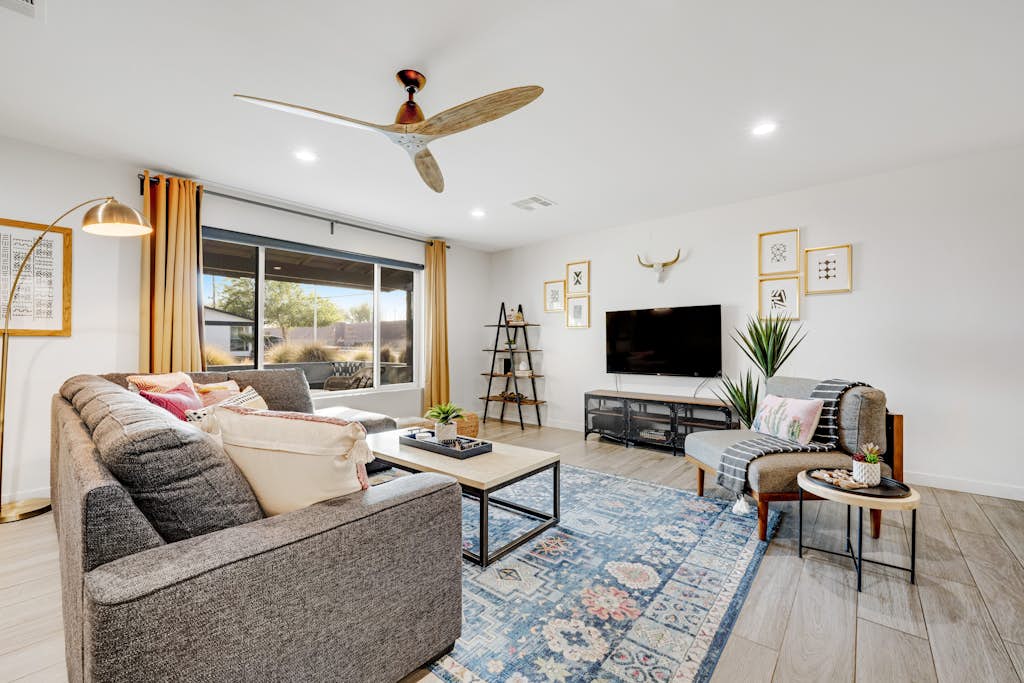 Lovely, updated home with enclosed yard, fast WiFi, W/D, & mountain view