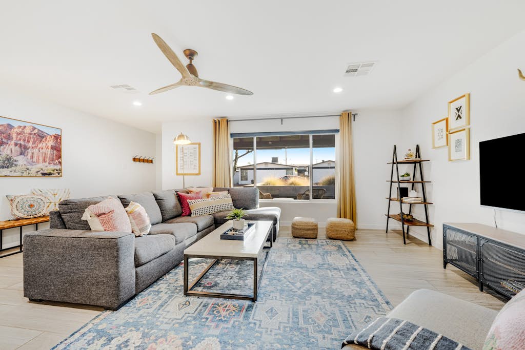 Lovely, updated home with enclosed yard, fast WiFi, W/D, & mountain view