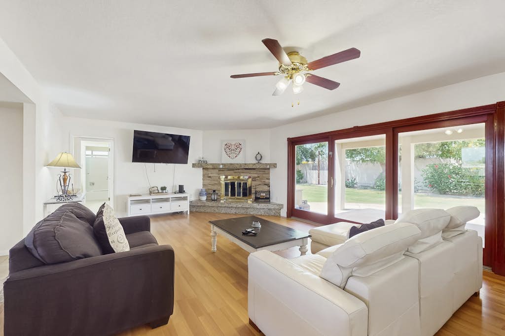 Beautiful home close to everything with private pool & hot tub, fast WiFi, AC