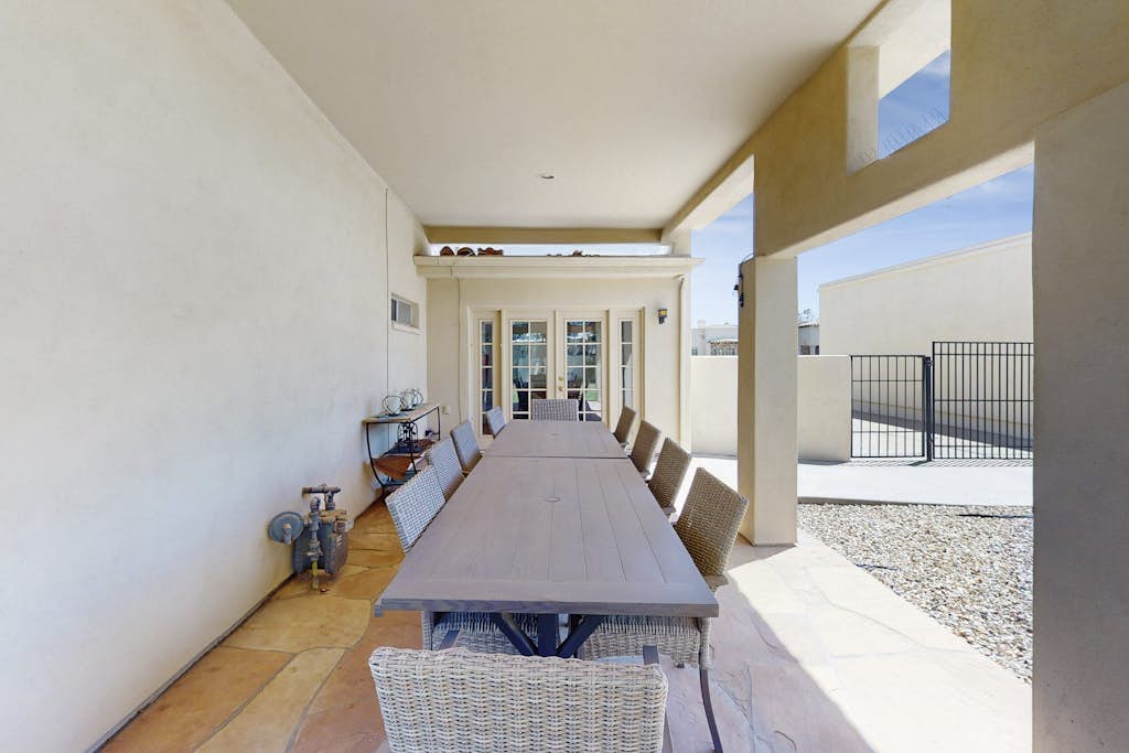Beautiful home close to everything with private pool & hot tub, fast WiFi, AC