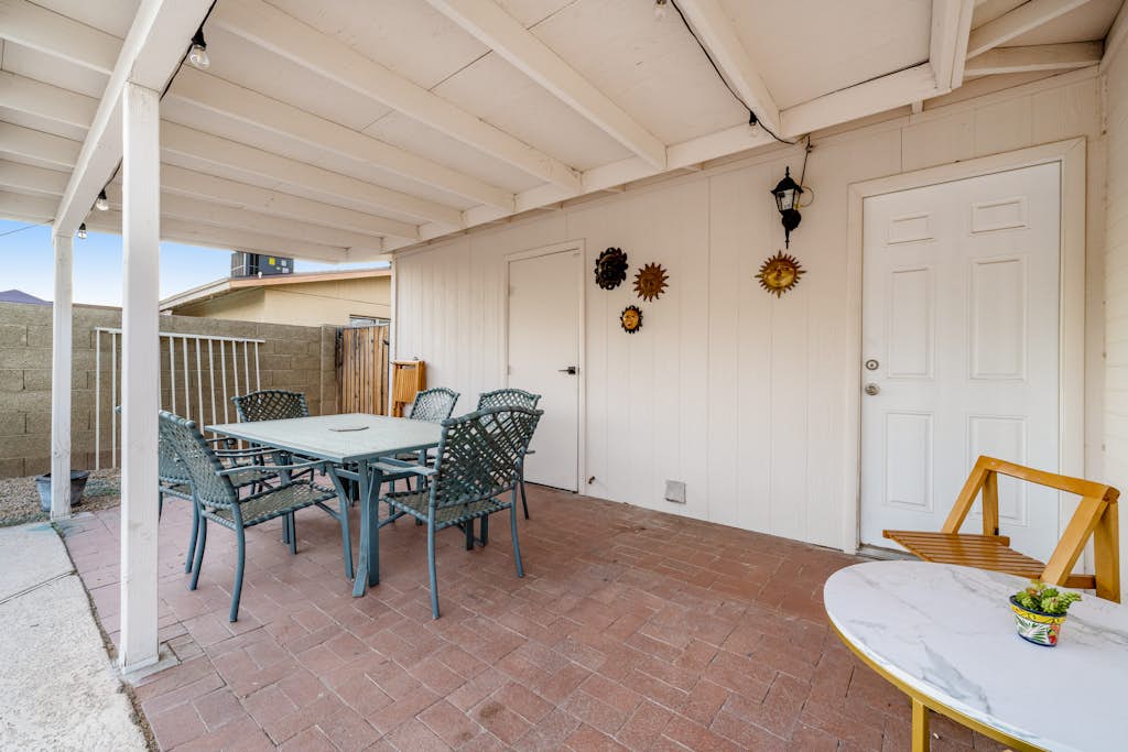 Groovy, dog-friendly ranch with pool, fenced yard, AC & W/D