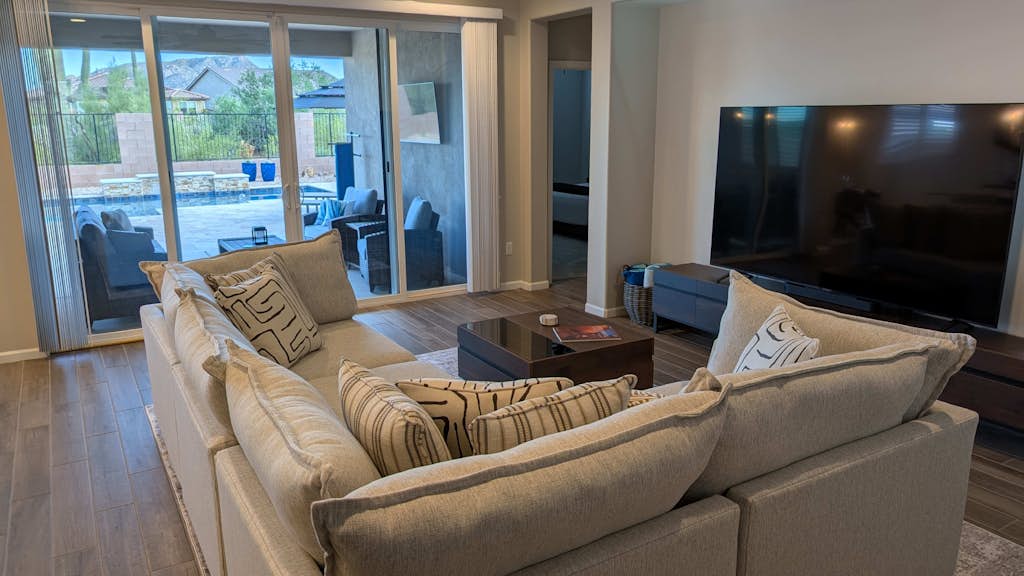 A perfect Arizona getaway in Dove Mountain w heated pool & gated community.