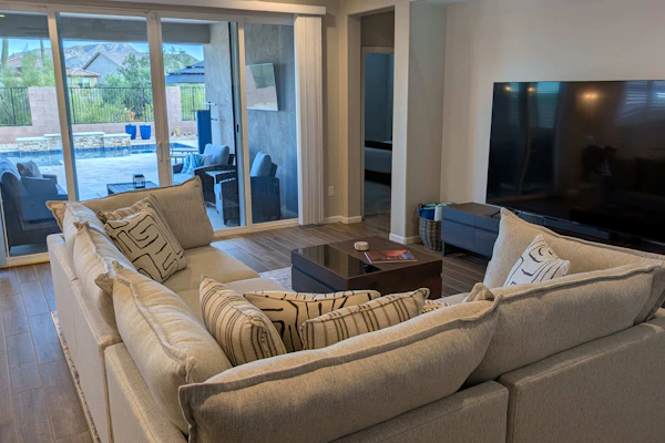 A perfect Arizona getaway in Dove Mountain w heated pool & gated community.