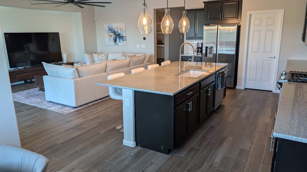 A perfect Arizona getaway in Dove Mountain w heated pool & gated community.