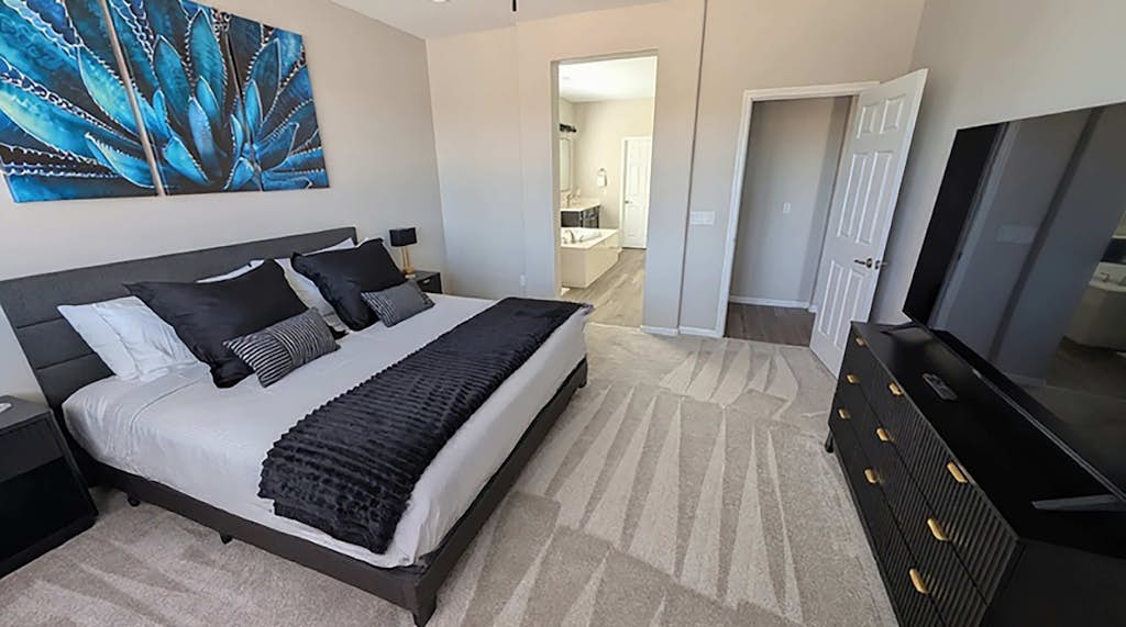 A perfect Arizona getaway in Dove Mountain w heated pool & gated community.