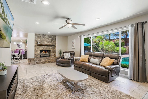 Dog-friendly home with private pool, hot tub, W/D, central AC & enclosed yard