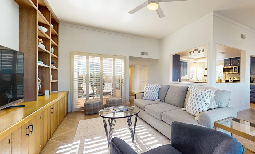 Classy Sommerset condo w/stunning views, pools & tennis courts, pickleball