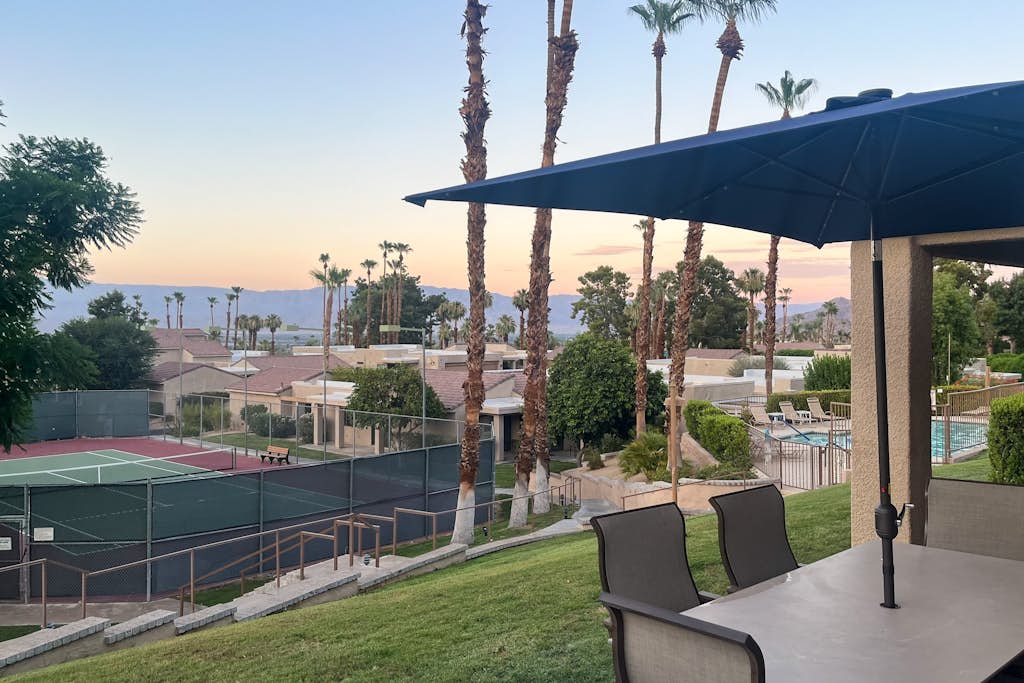 Classy Sommerset condo w/stunning views, pools & tennis courts, pickleball