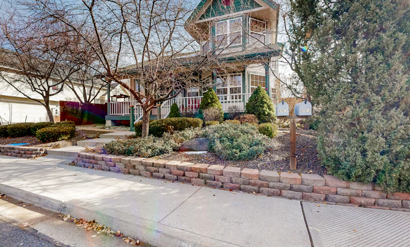 Dog-friendly downtown home with patio, grill, fireplace, gym equipment, & W/D