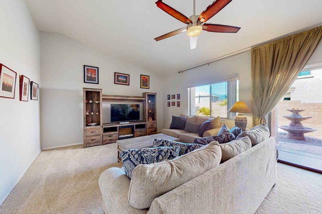 Home with private outdoor space, grill, central AC, & washer/dryer