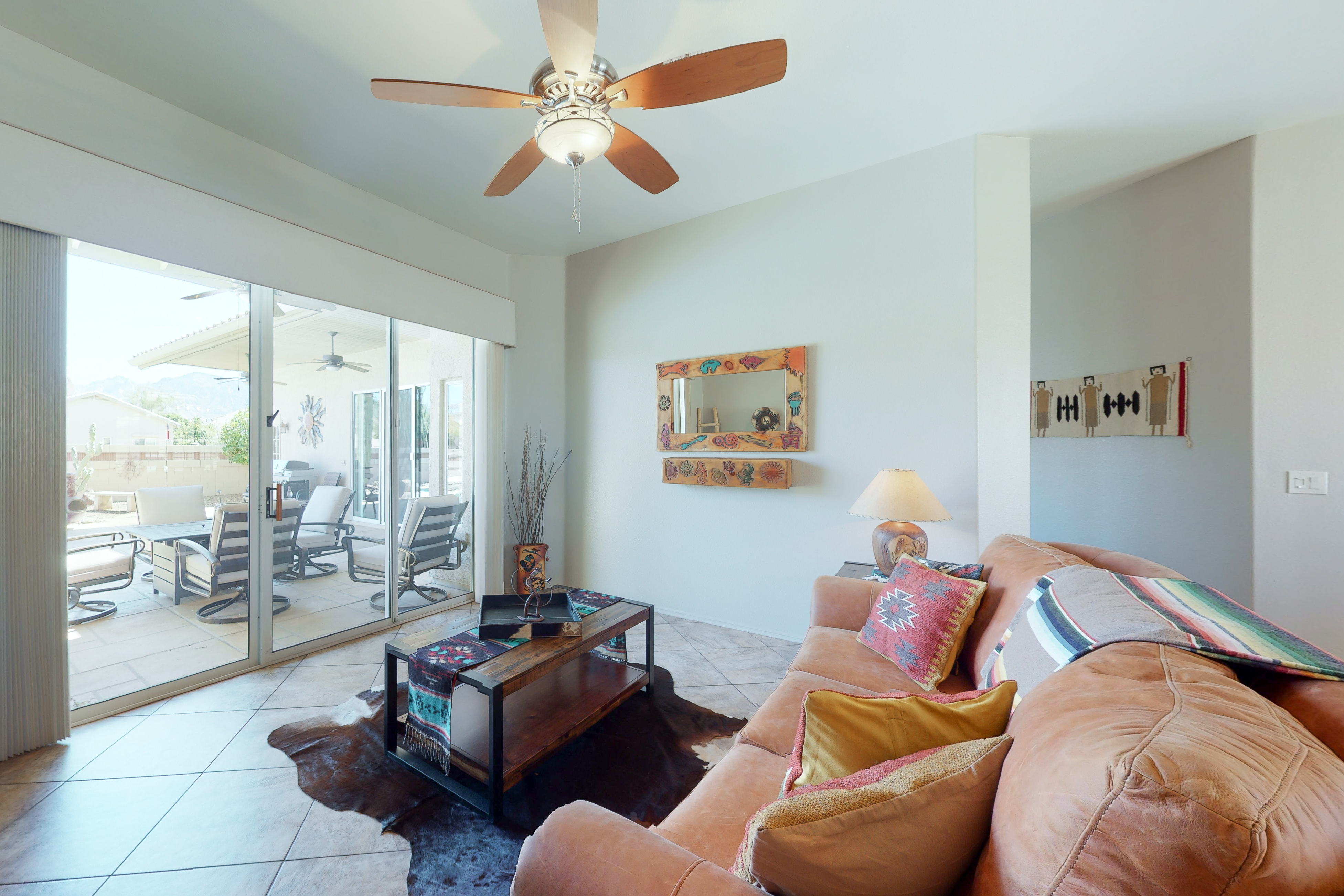 Wonderful desert retreat near hiking with private pool, fast WiFi & gas grill