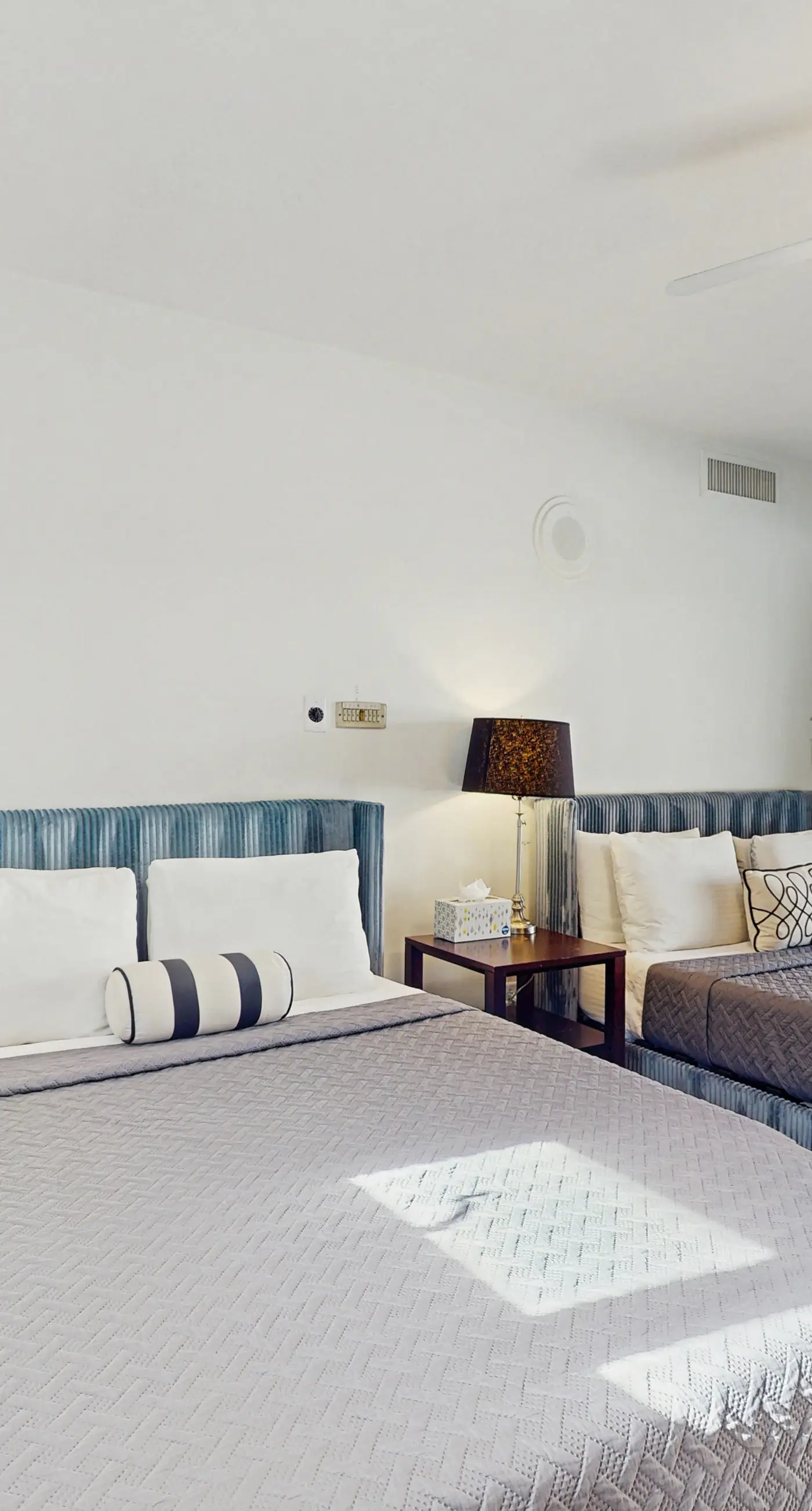 Oscar Mayer House - 1050