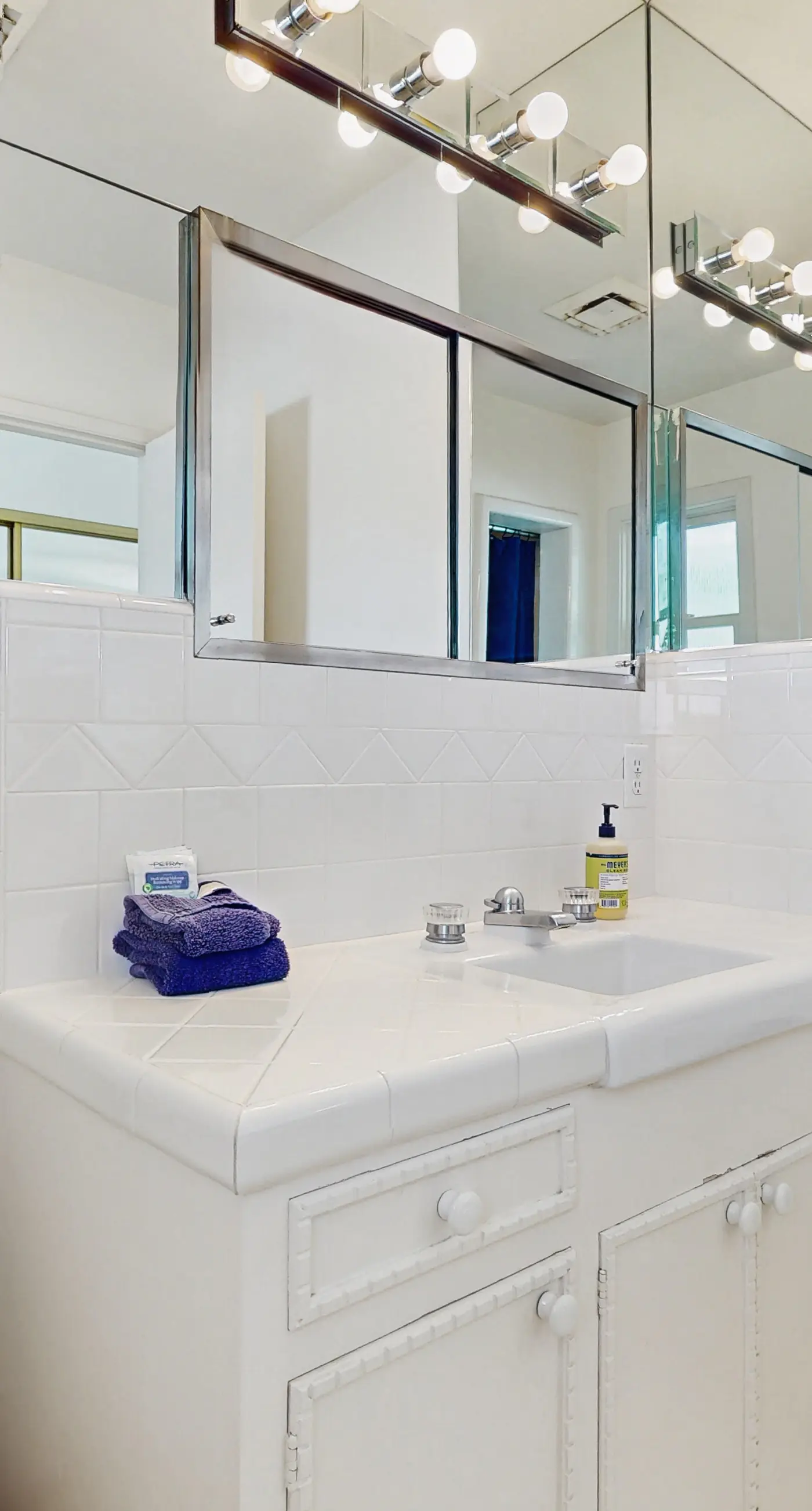 Oscar Mayer House - 1050