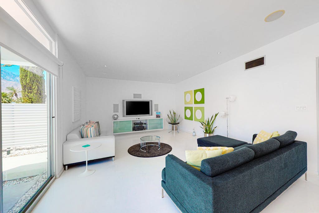 Elegant Wexler home with private outdoor pool & spa - 2 dogs welcome