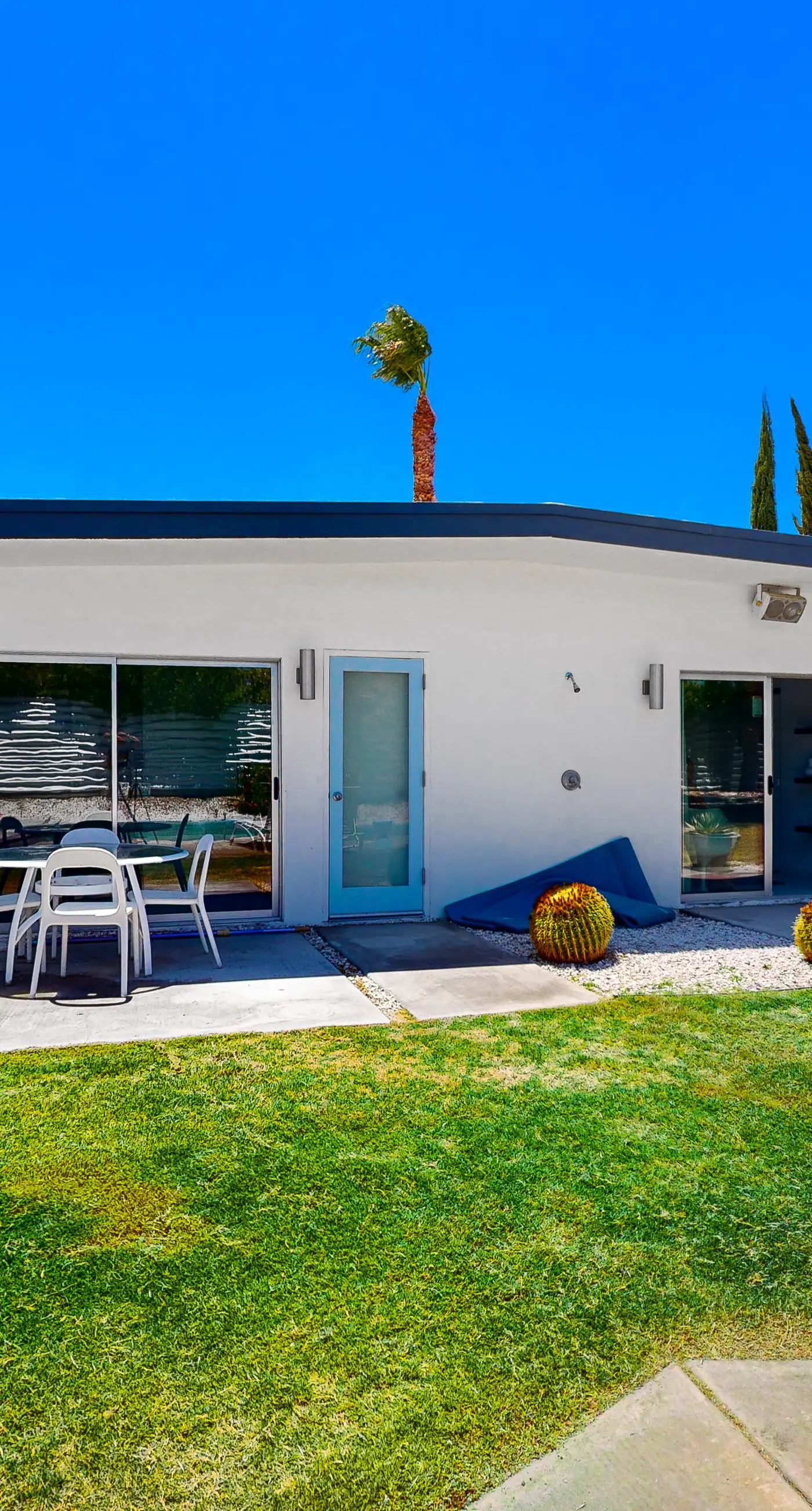 Poolside Modern Wexler - 1261