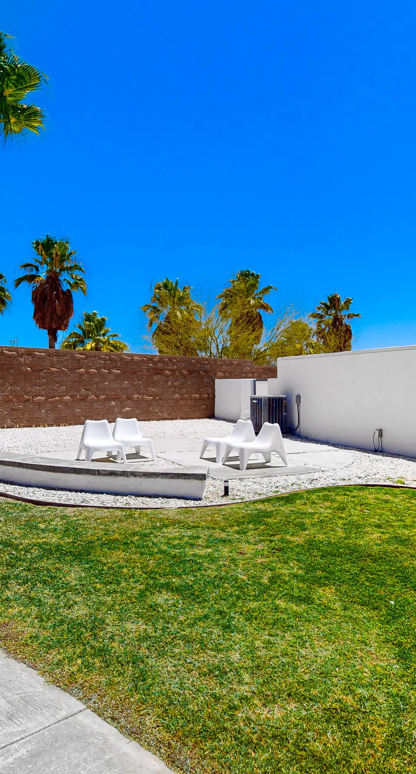 Poolside Modern Wexler - 1261