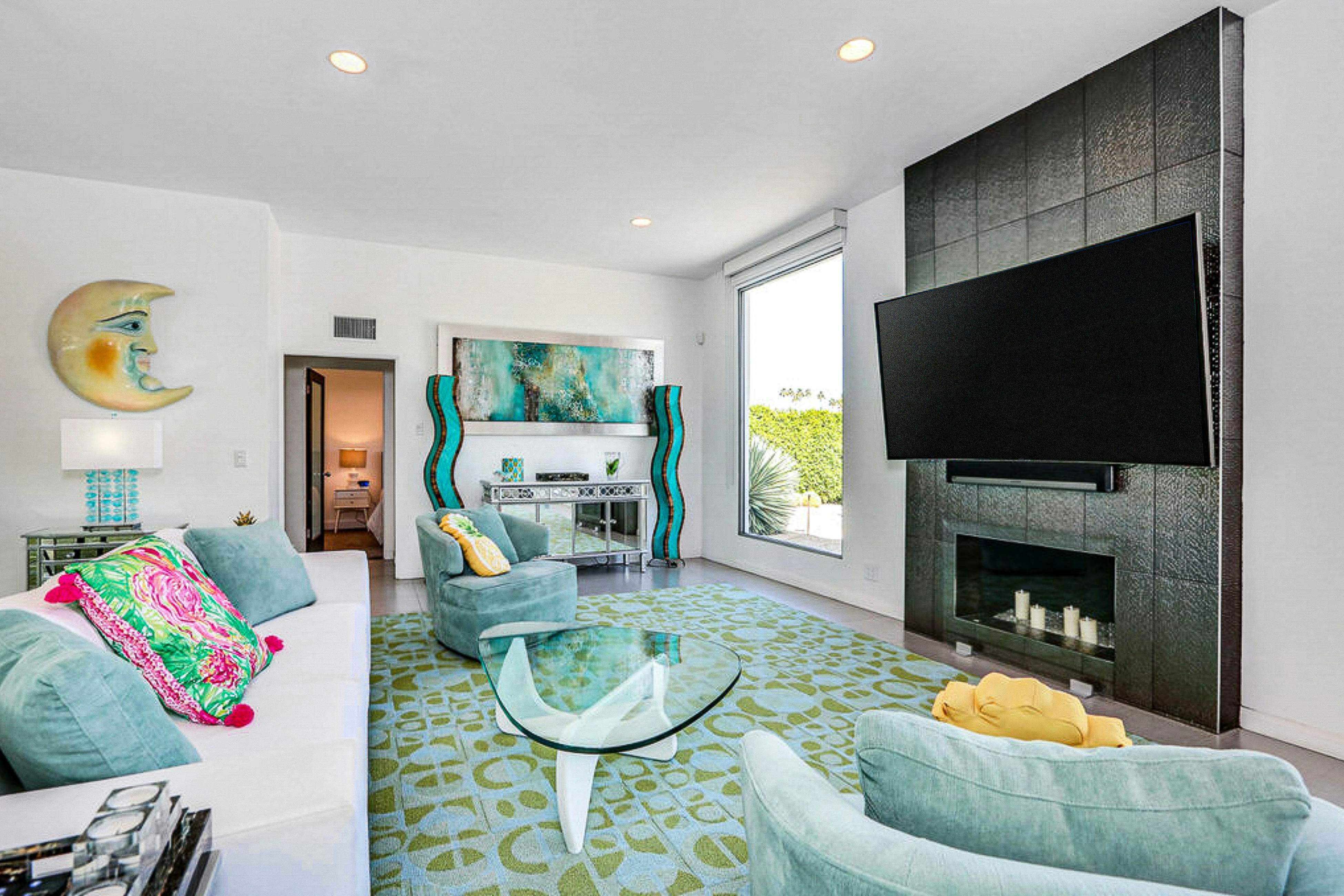 Palm Springs Timeless Beauty - 4240