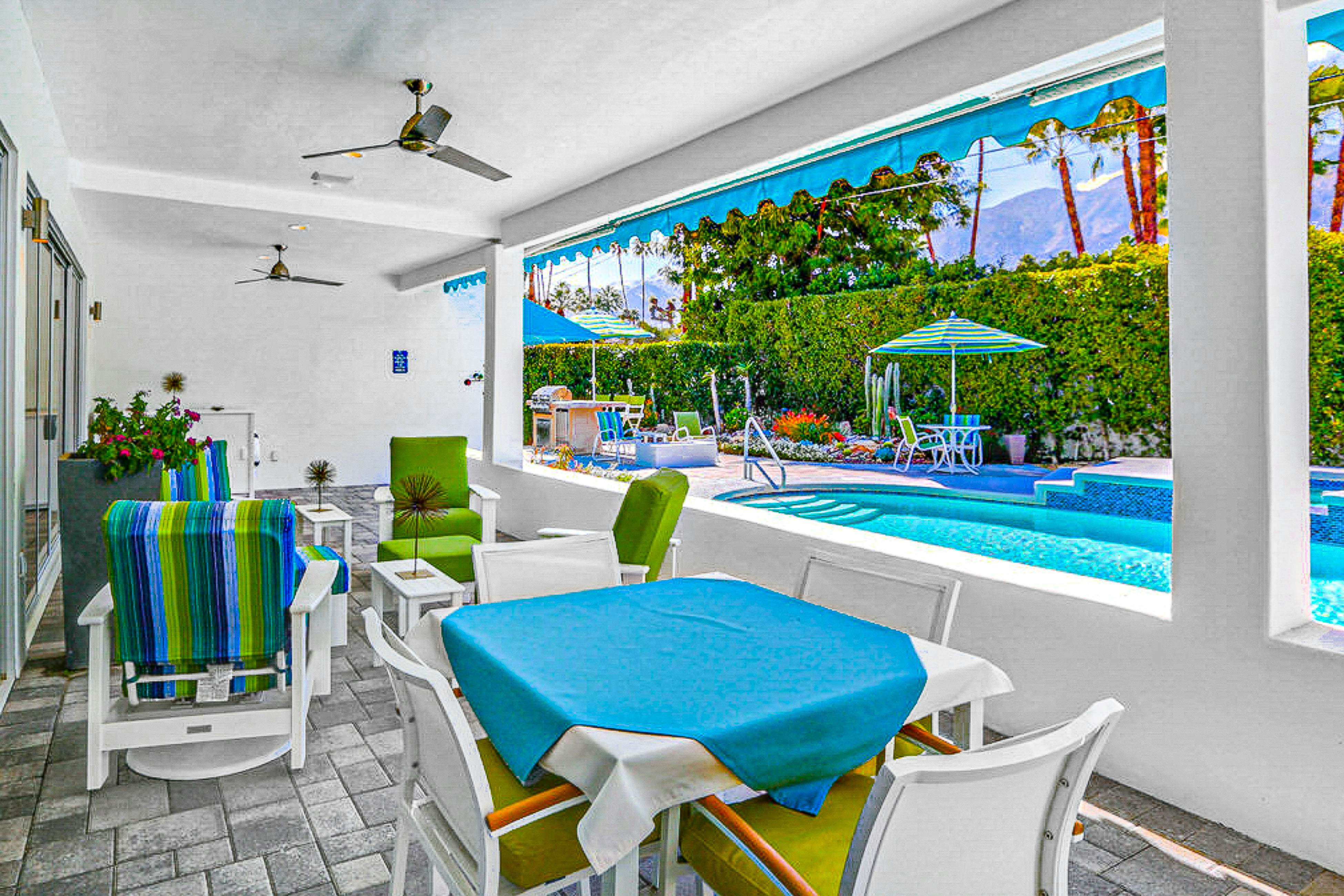 Palm Springs Timeless Beauty - 4240