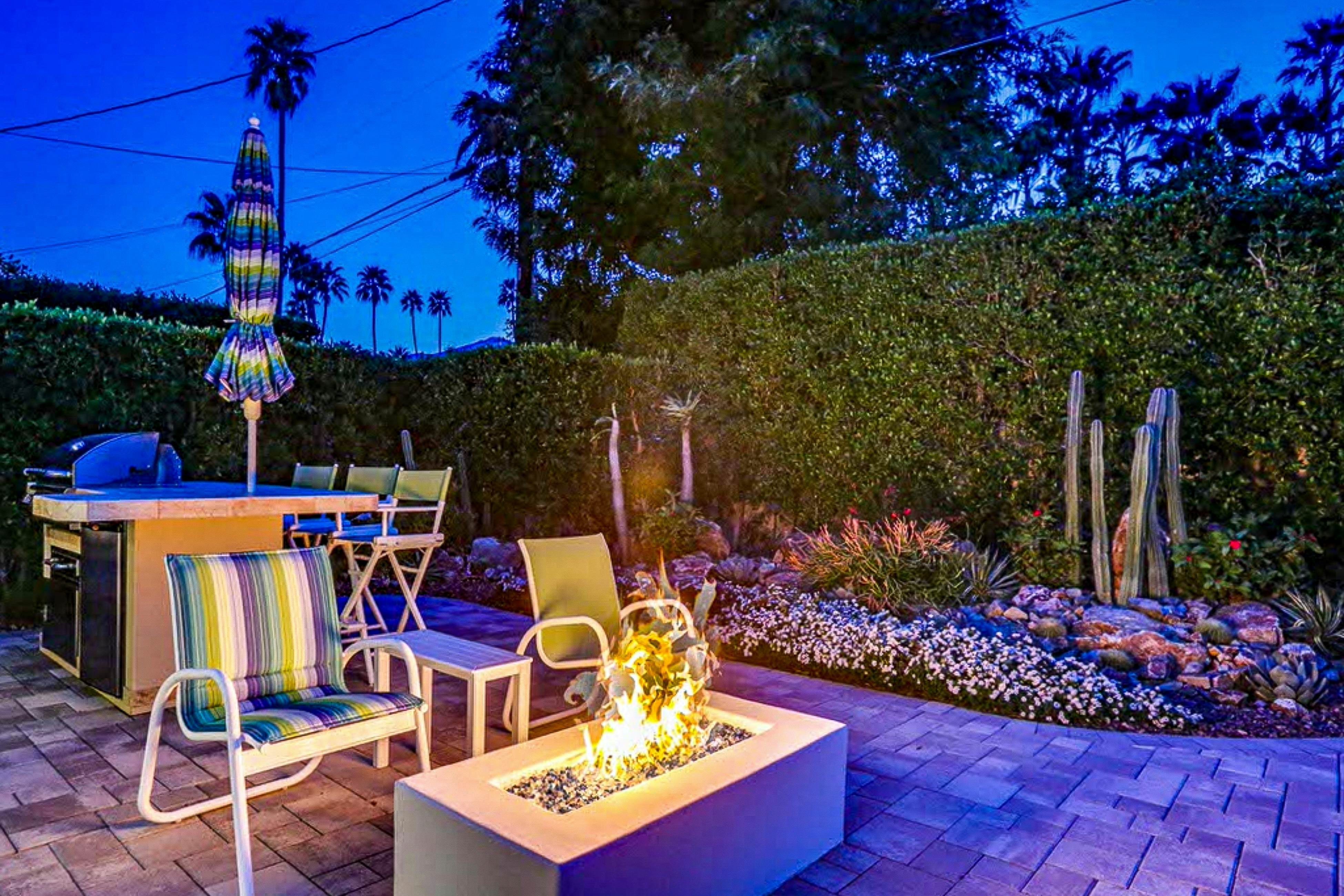 Palm Springs Timeless Beauty - 4240