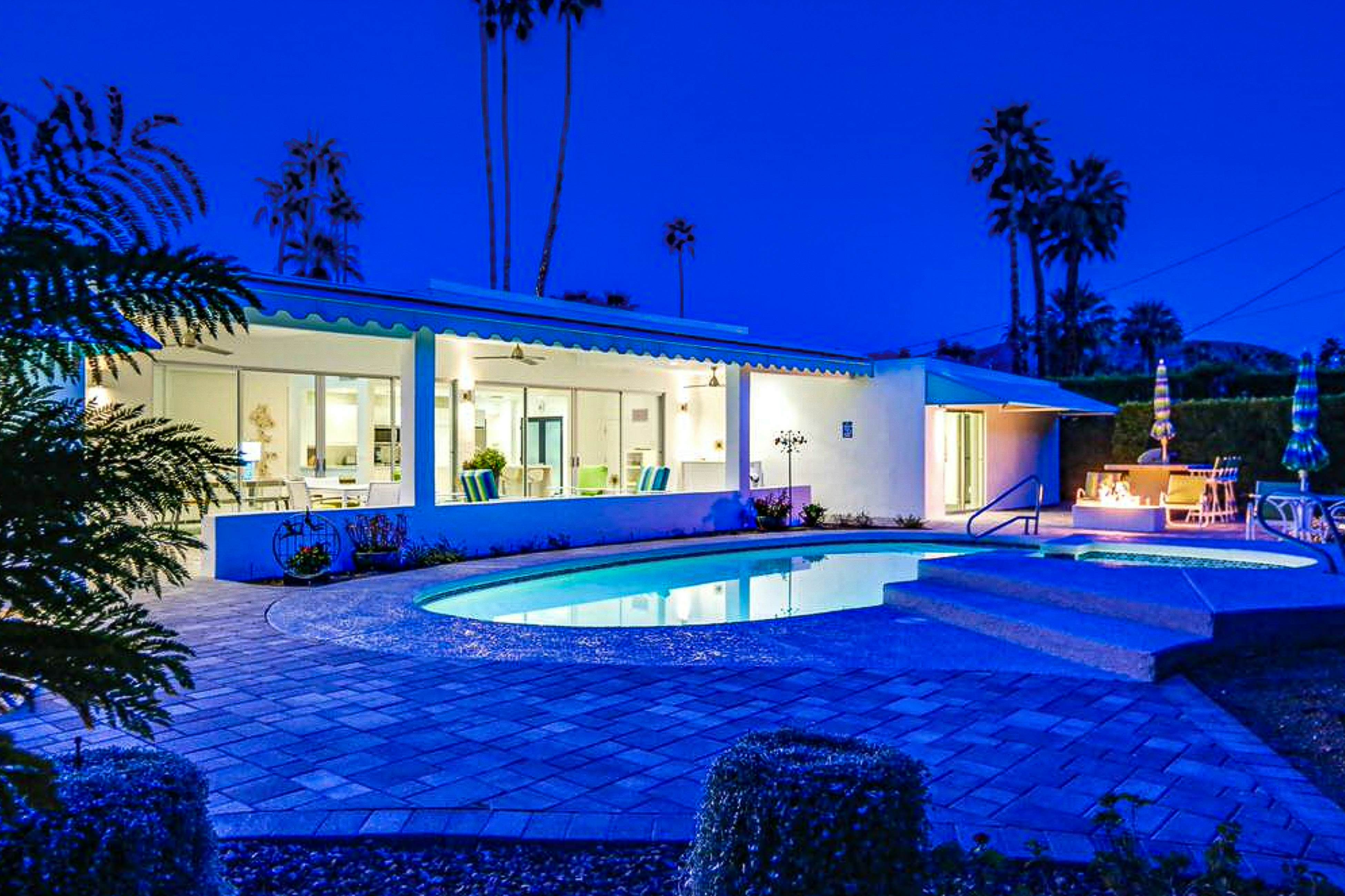 Palm Springs Timeless Beauty - 4240