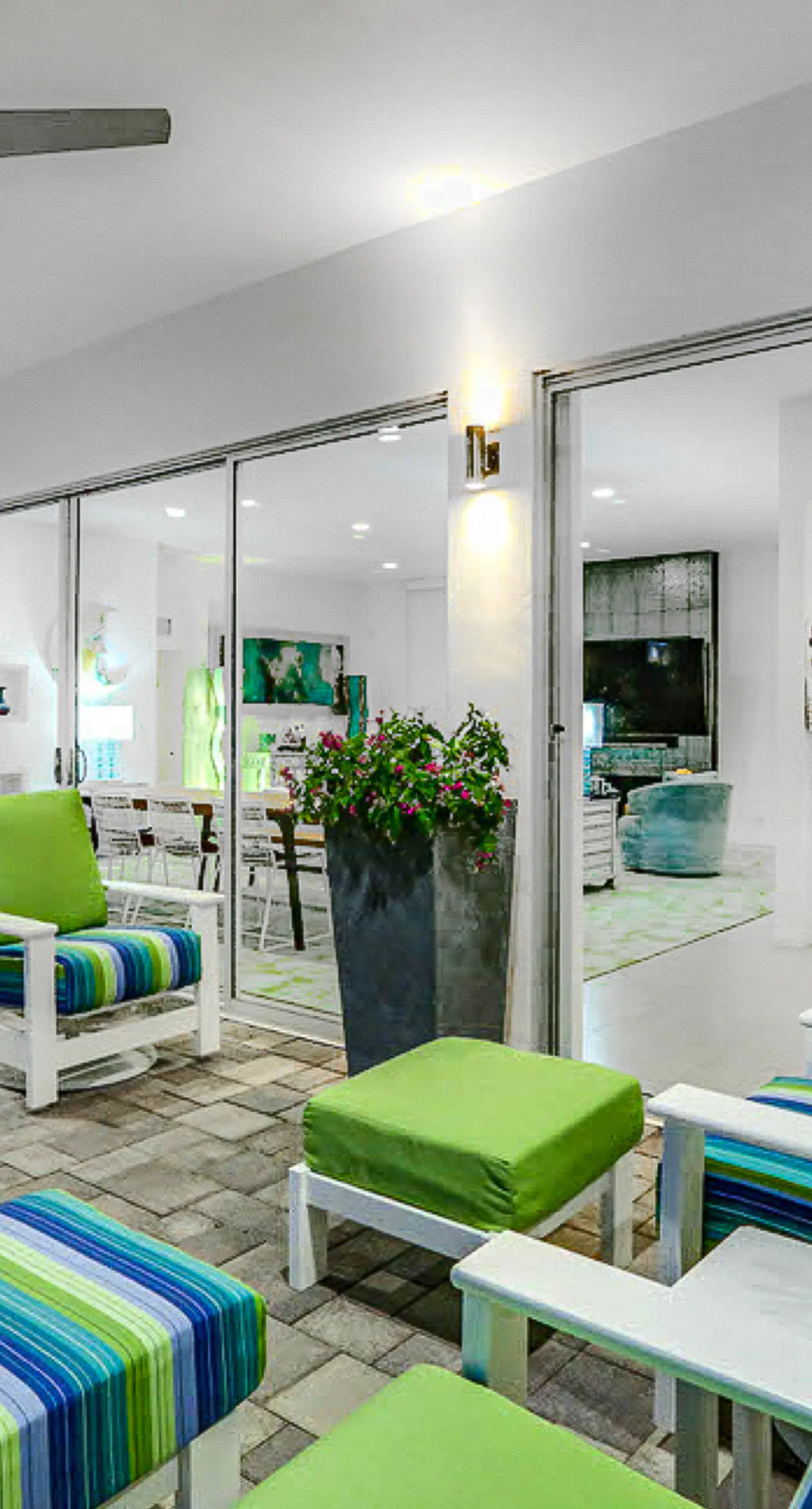 Palm Springs Timeless Beauty - 4240