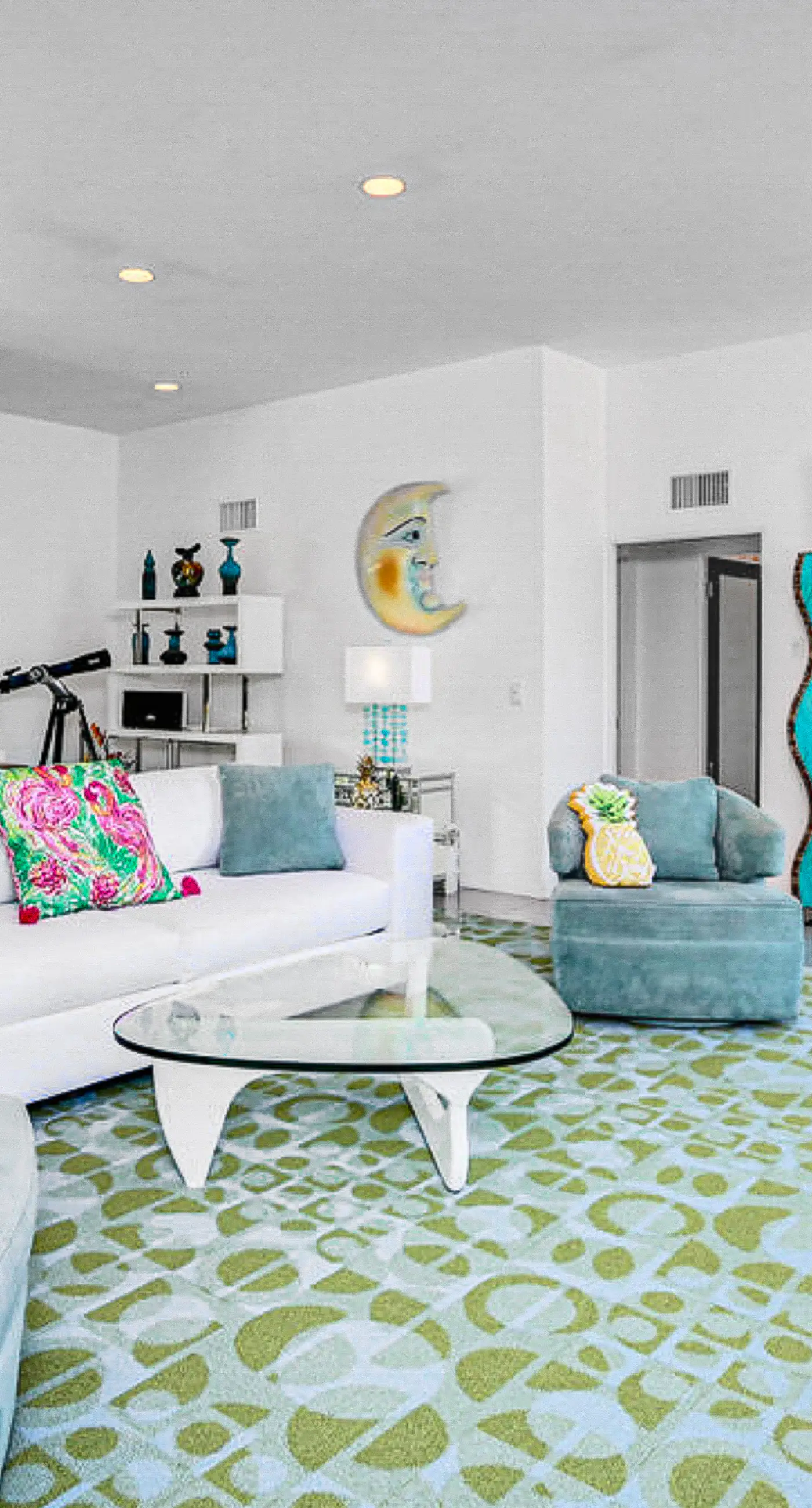 Palm Springs Timeless Beauty - 4240