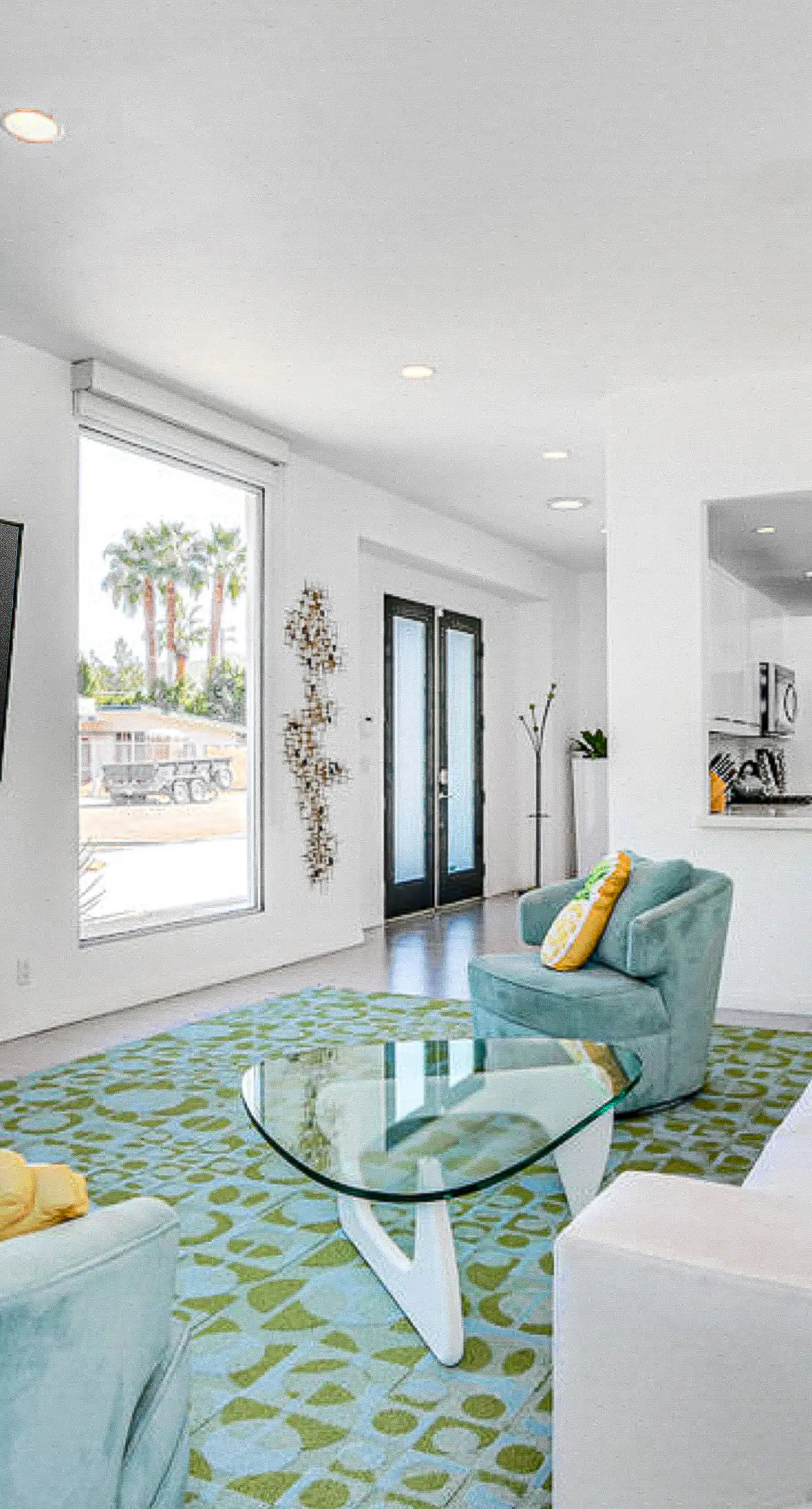 Palm Springs Timeless Beauty - 4240