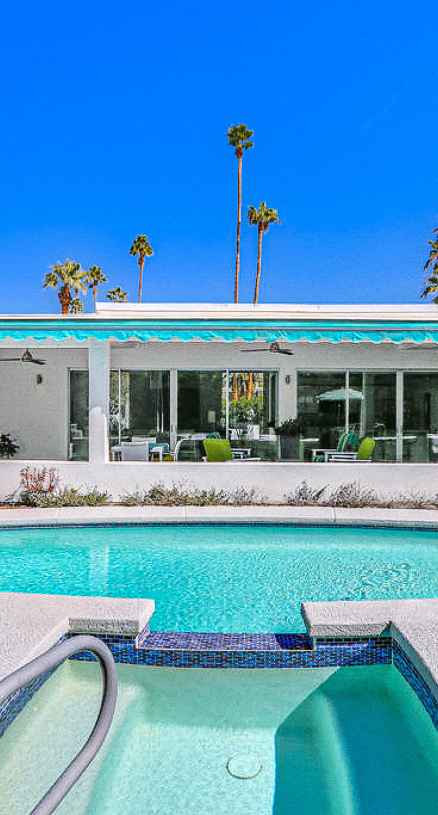 Palm Springs Timeless Beauty - 4240