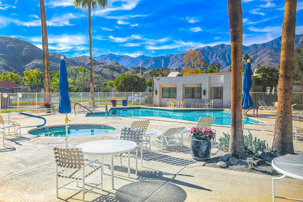 Light & bright getaway w/ private gas grill, shared pool, pool spa, & tennis