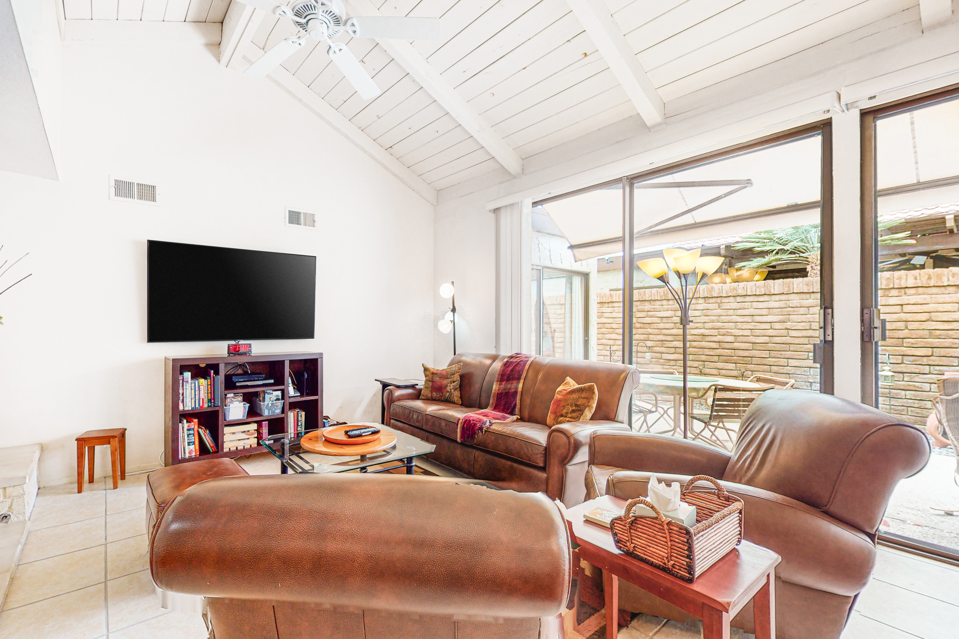 Light & bright getaway w/ private gas grill, shared pool, pool spa, & tennis