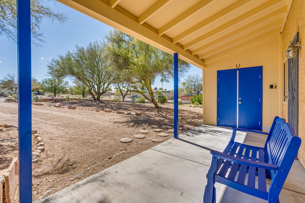 Eastside casita with free WiFi, central AC, private W/D, and kitchenette