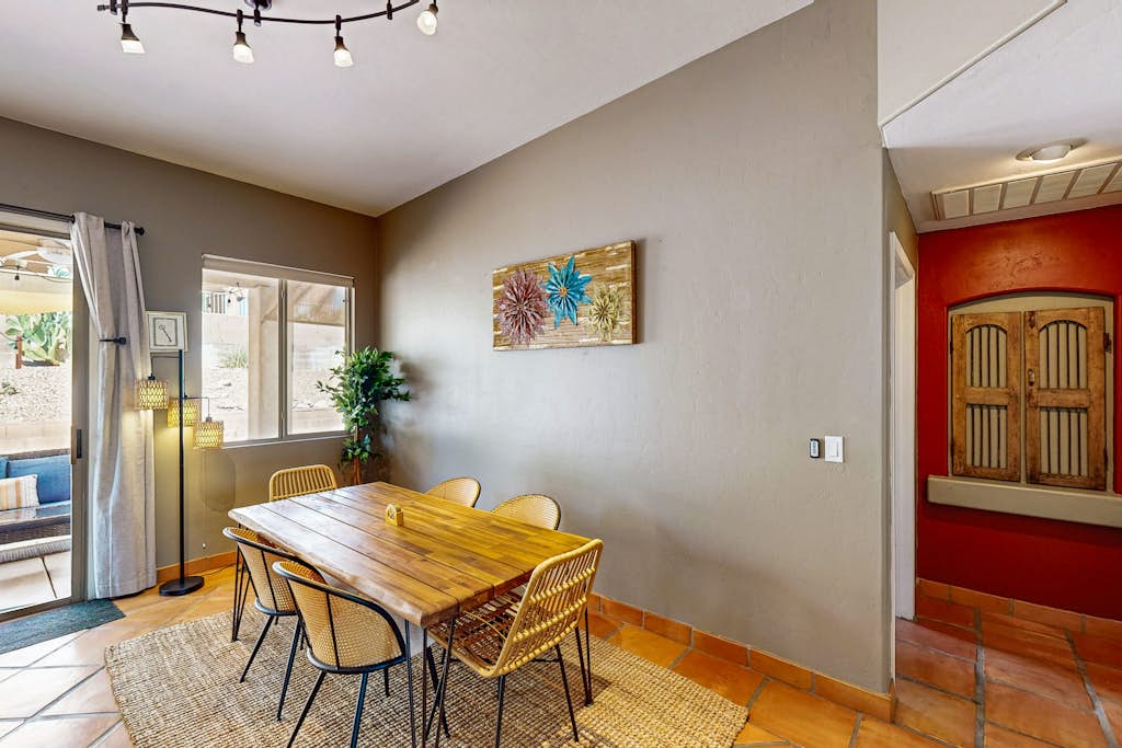 Dog Friendly home with hot tub, large yard, grill, & gas fireplace!