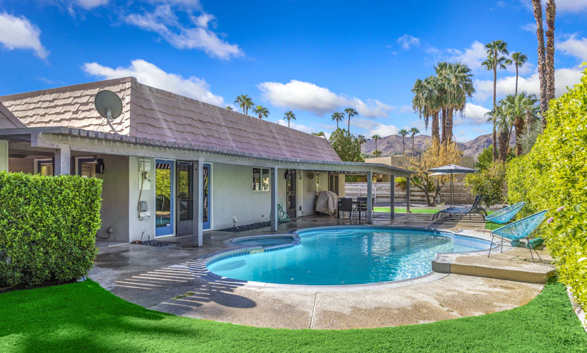 Marvelous, Dog/Family-Friendly House w/Private Grill, Outdoor Pool, Attached Spa